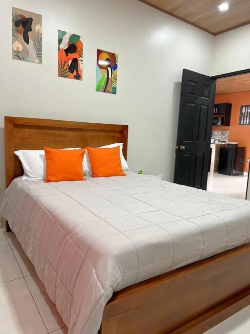 Orange Apartment 5 Min Aeropuerto Juan Santamaria Alajuela Exterior photo